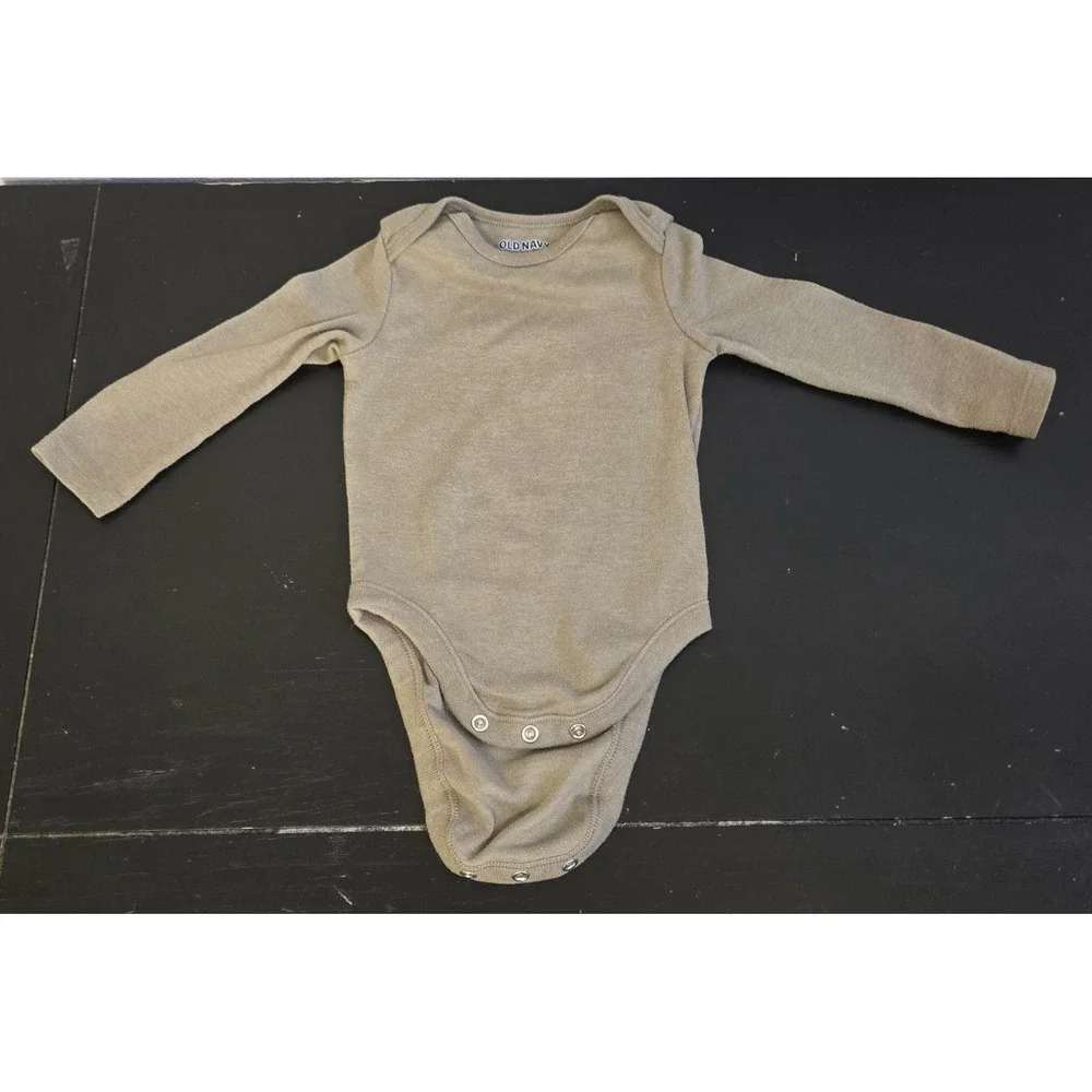 Old Navy Infant Boys (3)‎  Size 6-12 Months Long Sleeve One Piece